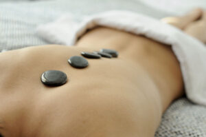 Anwendung: Hot Stone Massage 45 Min